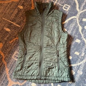 Columbia Vest -Size Small